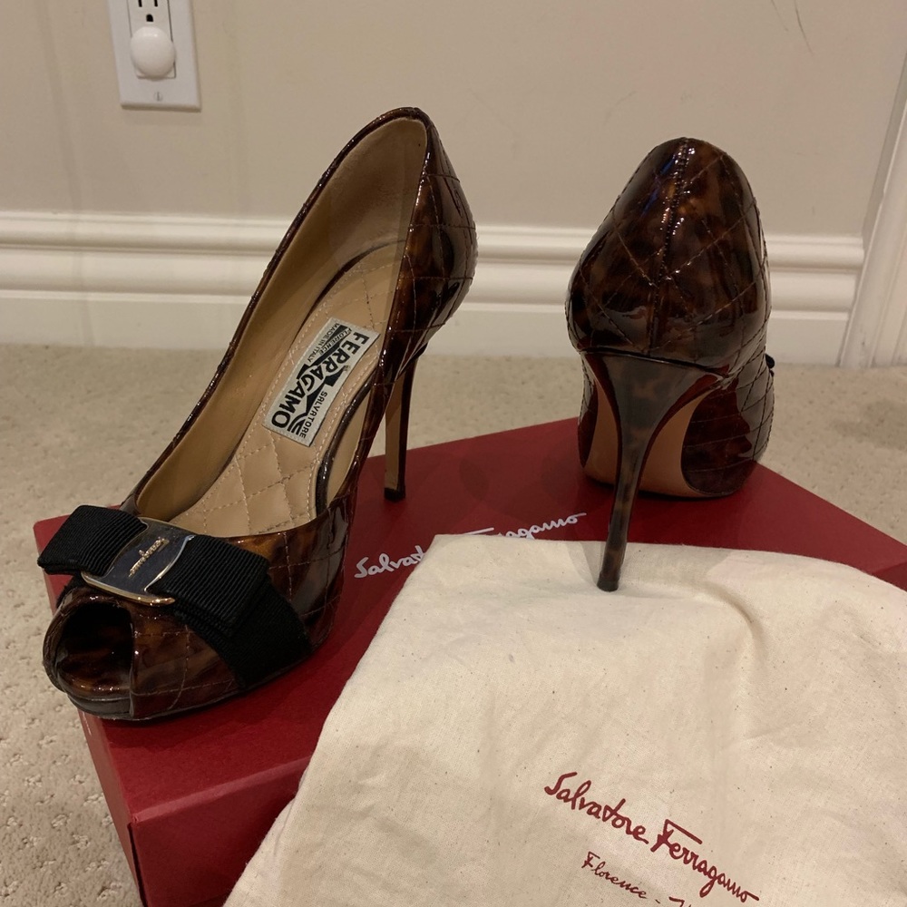 Excellent condition beautiful Ferragamo shoes